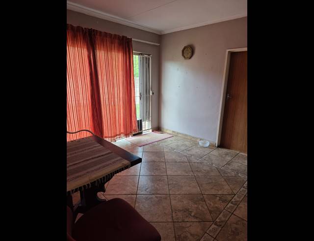 4 BEDROOM FREEHOLD FOR SALE IN PIONEER PARK